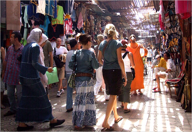 turistas em marrakech