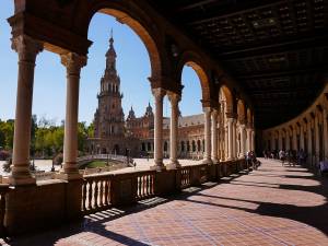 Bairros de SevilhaÇ Santa Cruz, Alameda, Macarena, Arenal e Triana